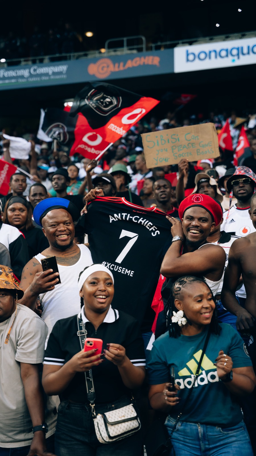 The Fans — HappyBoys WorldWide photography